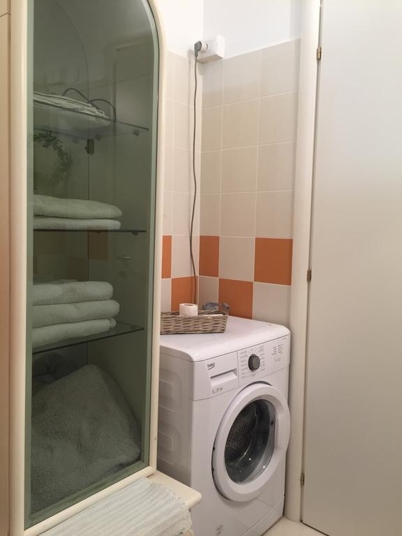 Appartamento Laura A 2 Passi Dal Mare Римини Екстериор снимка
